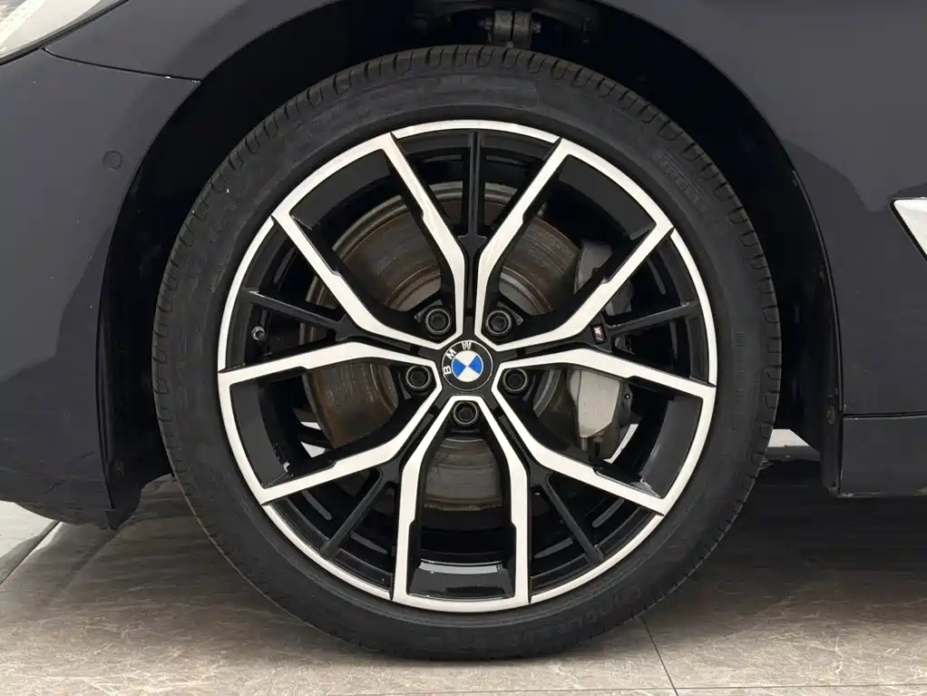 BMW 5 Series 2022 — фото 19