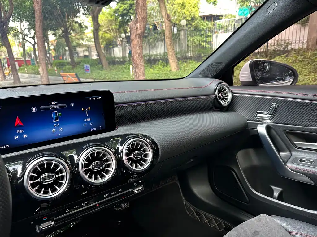 Mercedes-Benz A-Class 2023 — фото 10