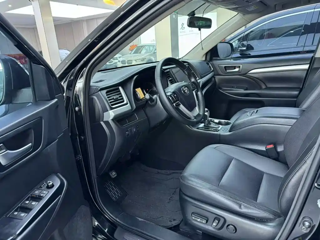 Toyota Highlander 2016 — фото 15