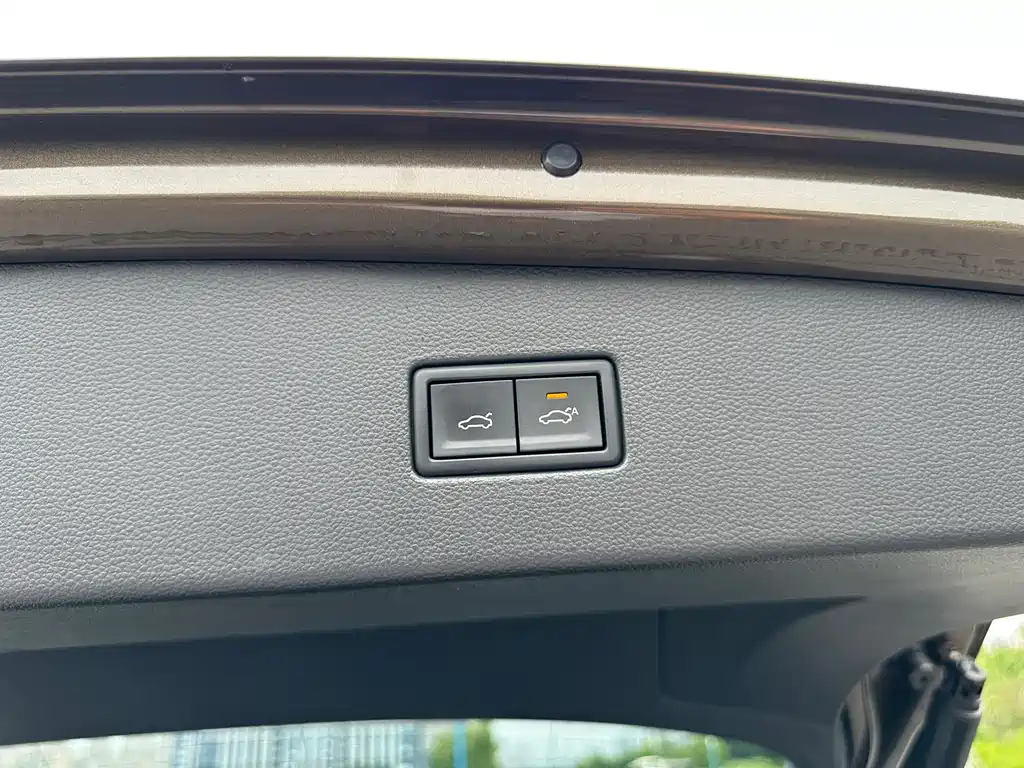 Volkswagen Tiguan L 2018 — фото 21