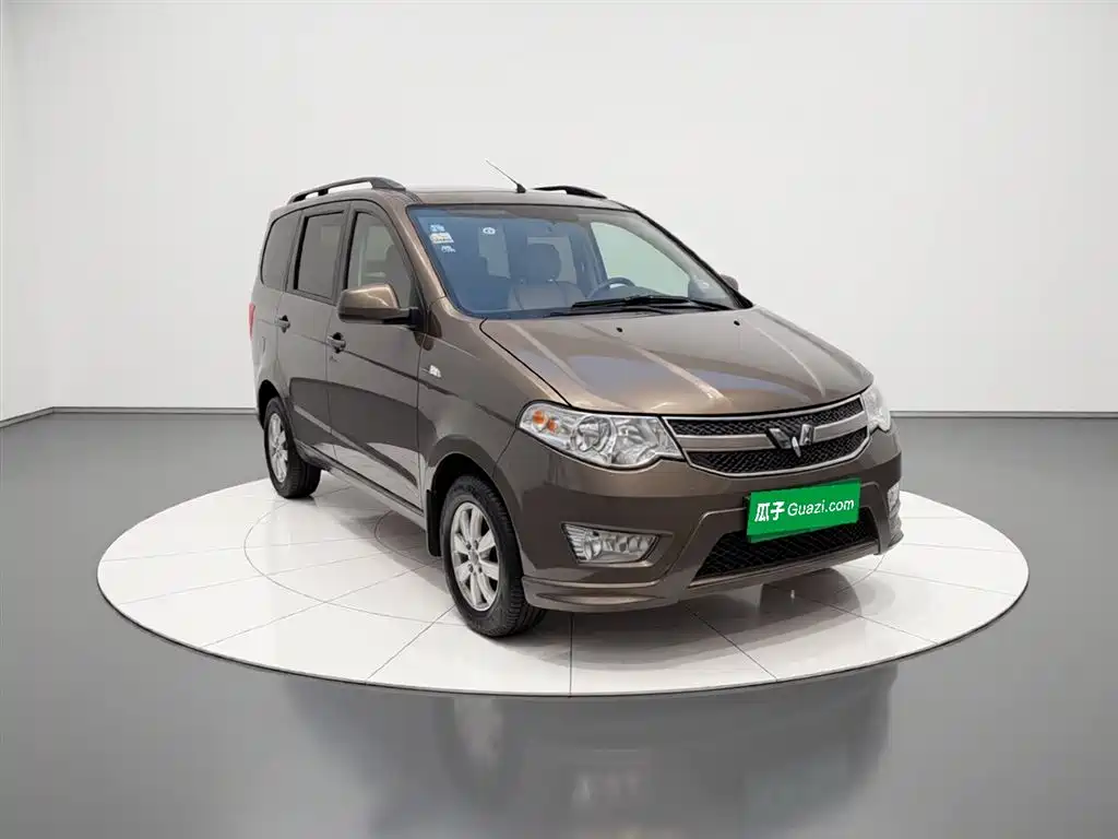 Wuling Hongguang 2017 — фото 3