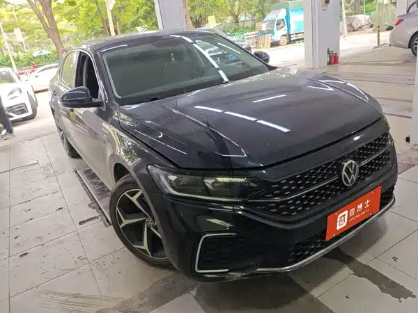 Volkswagen Passat 2025