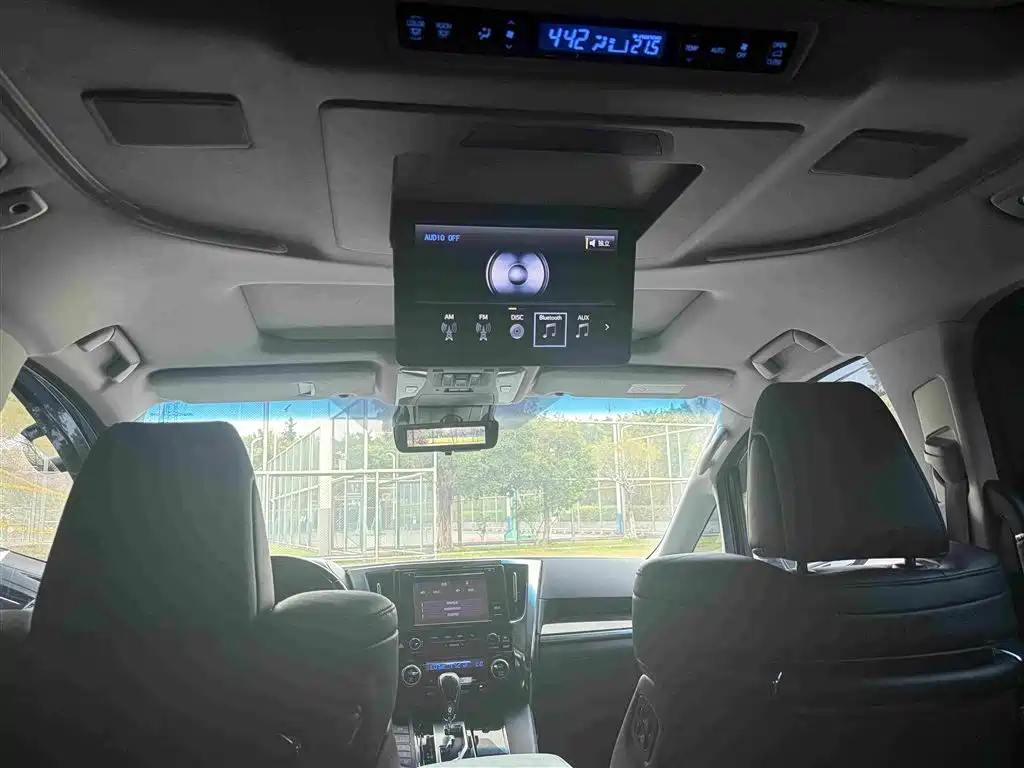 Toyota Vellfire 2020 — фото 9