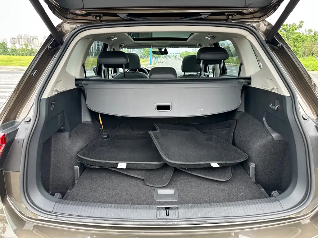 Volkswagen Tiguan L 2018 — фото 20