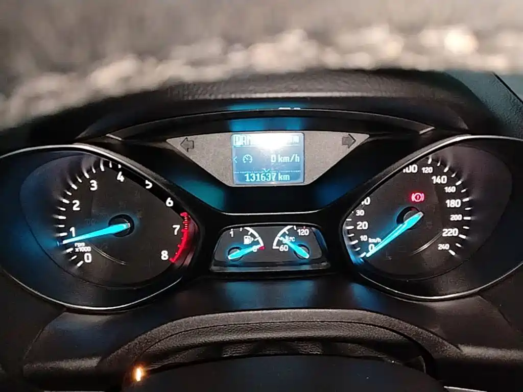 Ford Kuga 2016 — фото 12
