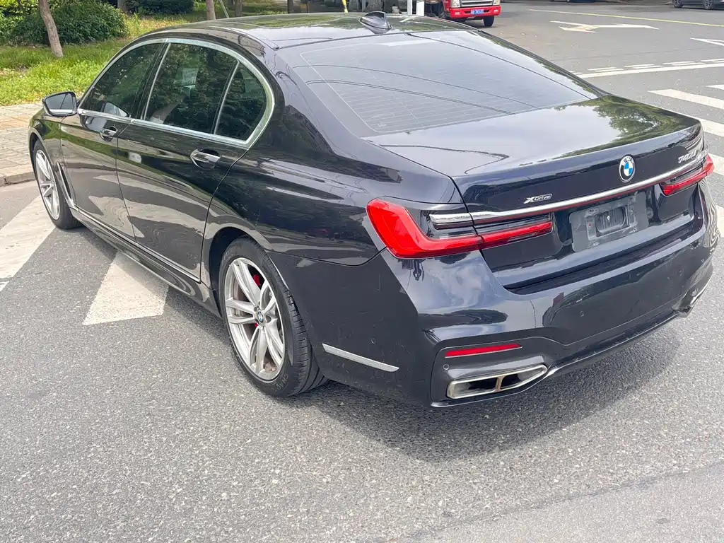 BMW 7 Series 2019 — фото 13