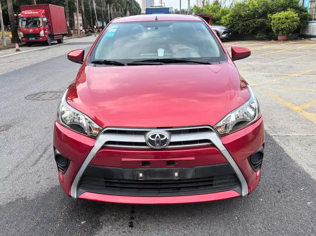Toyota Yaris L 2015 — фото 2