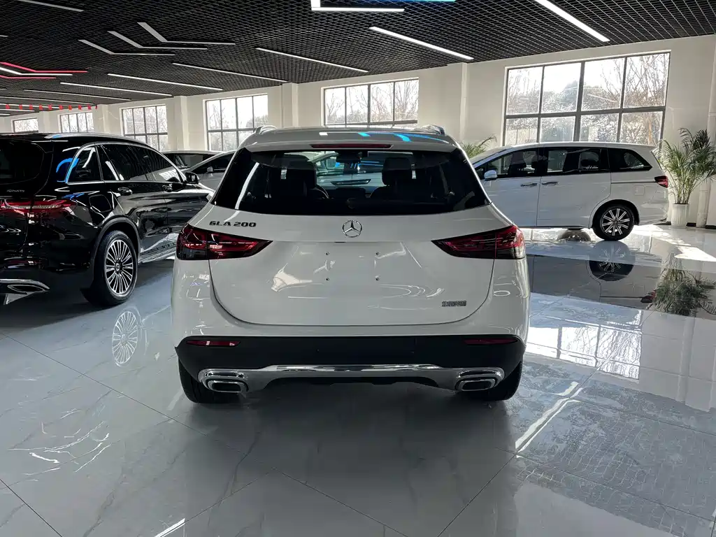 Mercedes-Benz GLA 2023 — фото 8