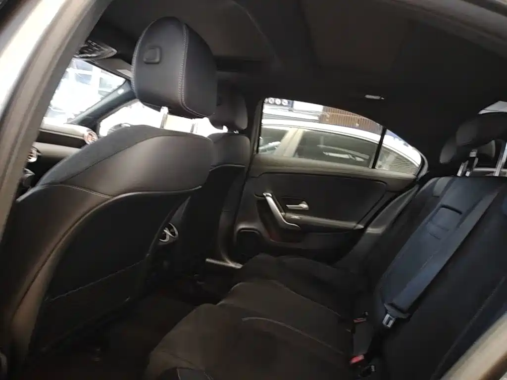 Mercedes-Benz A-Class 2023 — фото 17