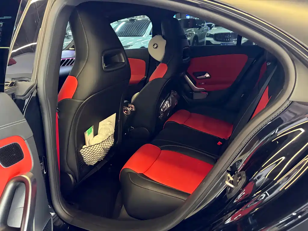 Mercedes-Benz CLA AMG 2024 — фото 5