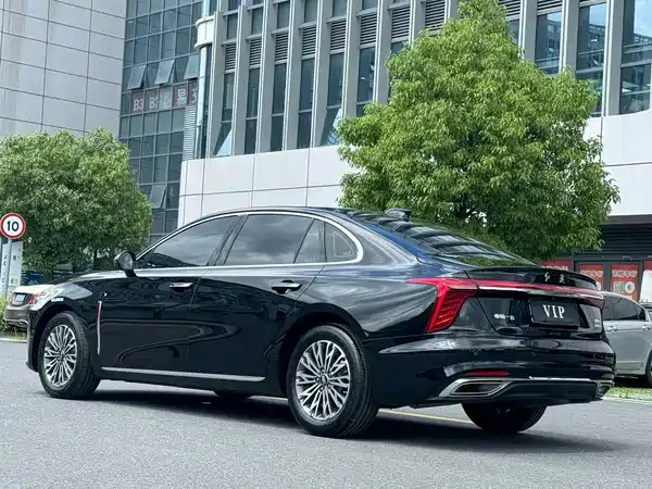 Hongqi H5 2025