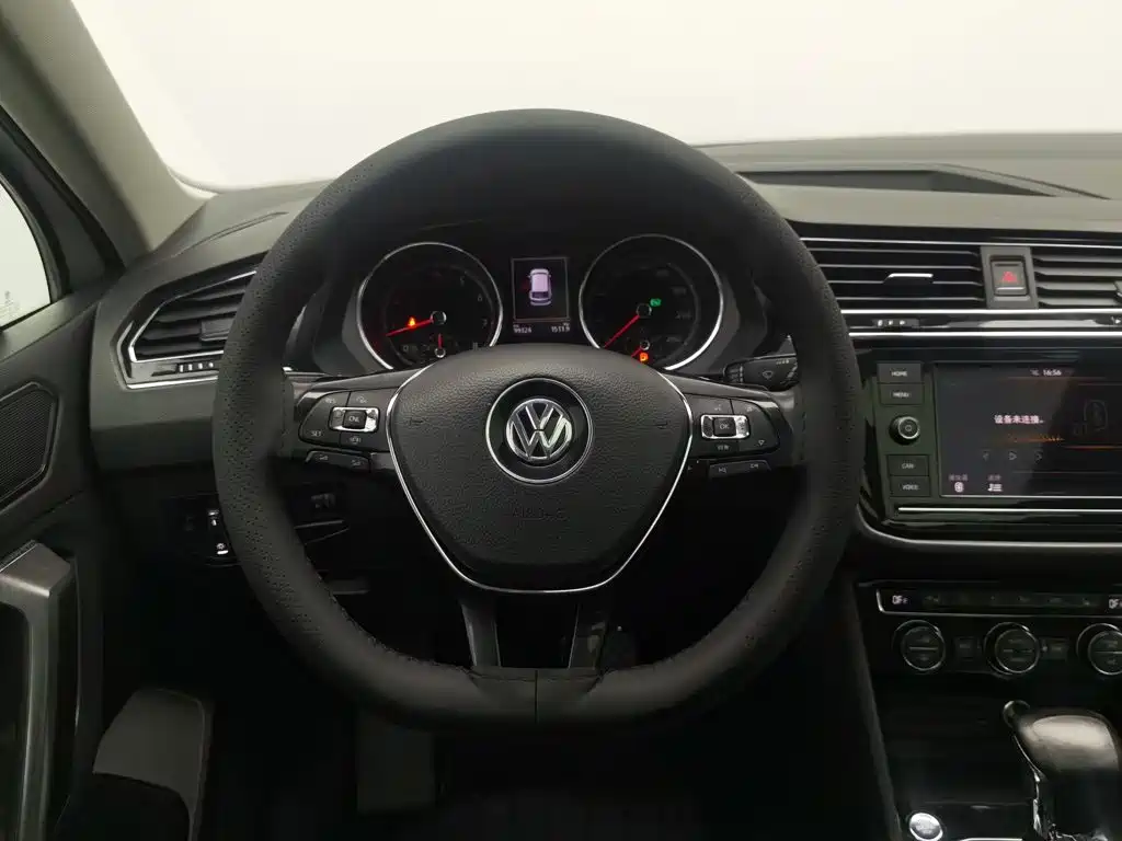Volkswagen Tiguan L 2018 — фото 11