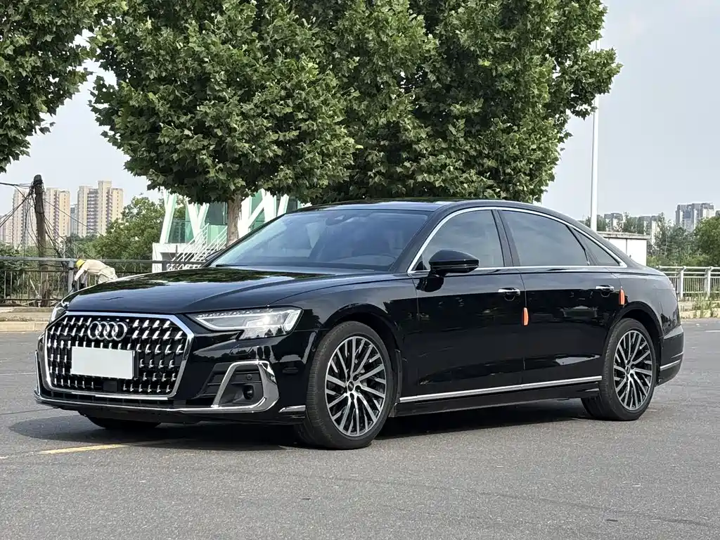 Audi A8 2024 — фото 1