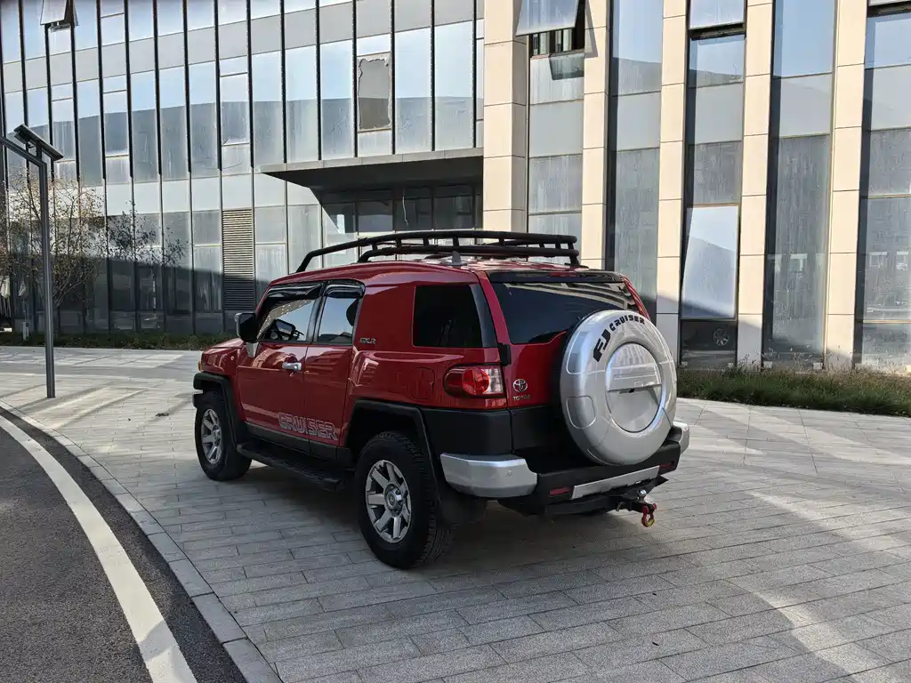 Toyota FJ Cruiser 2019 — фото 30