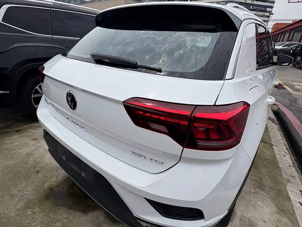 Volkswagen T-Roc 2023 — фото 15
