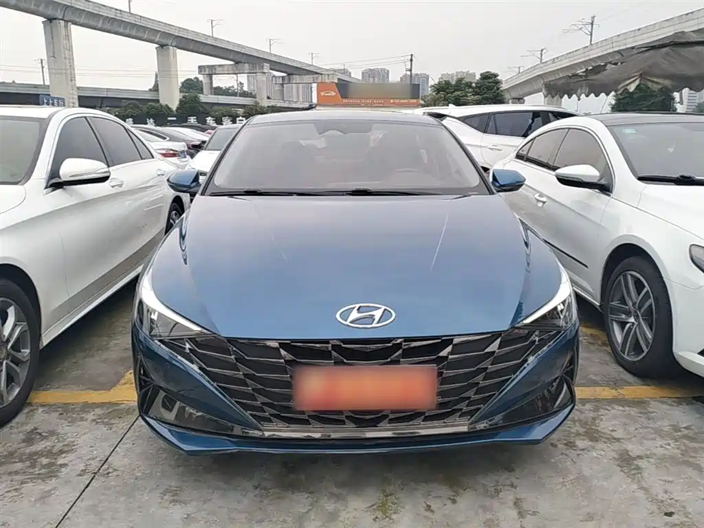 Hyundai Elantra 2022 — фото 3