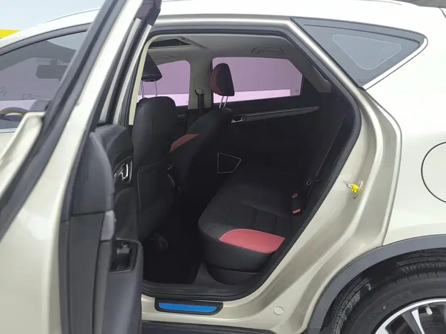 Geely Emgrand GS 2021 — фото 11