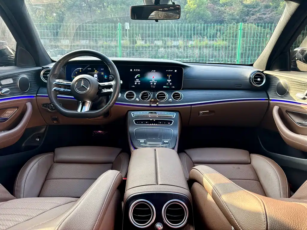 Mercedes-Benz E-Class 2022 — фото 16