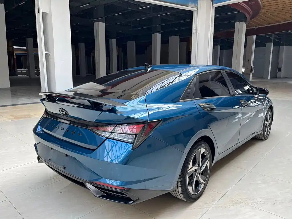 Hyundai Elantra 2022