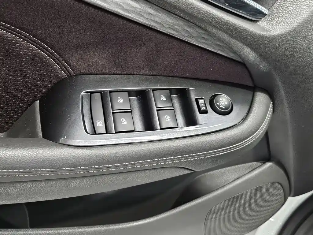 Chevrolet Malibu 2017 — фото 17