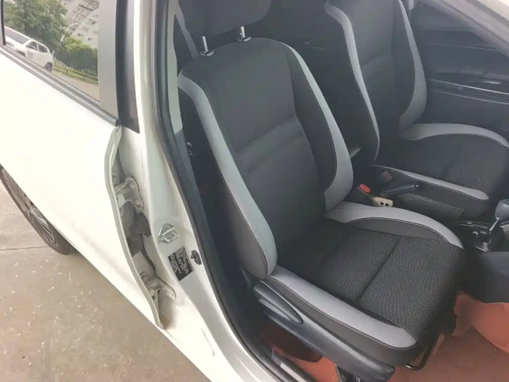 Toyota Yaris L 2021 — фото 25