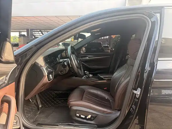 BMW 5 Series 2021