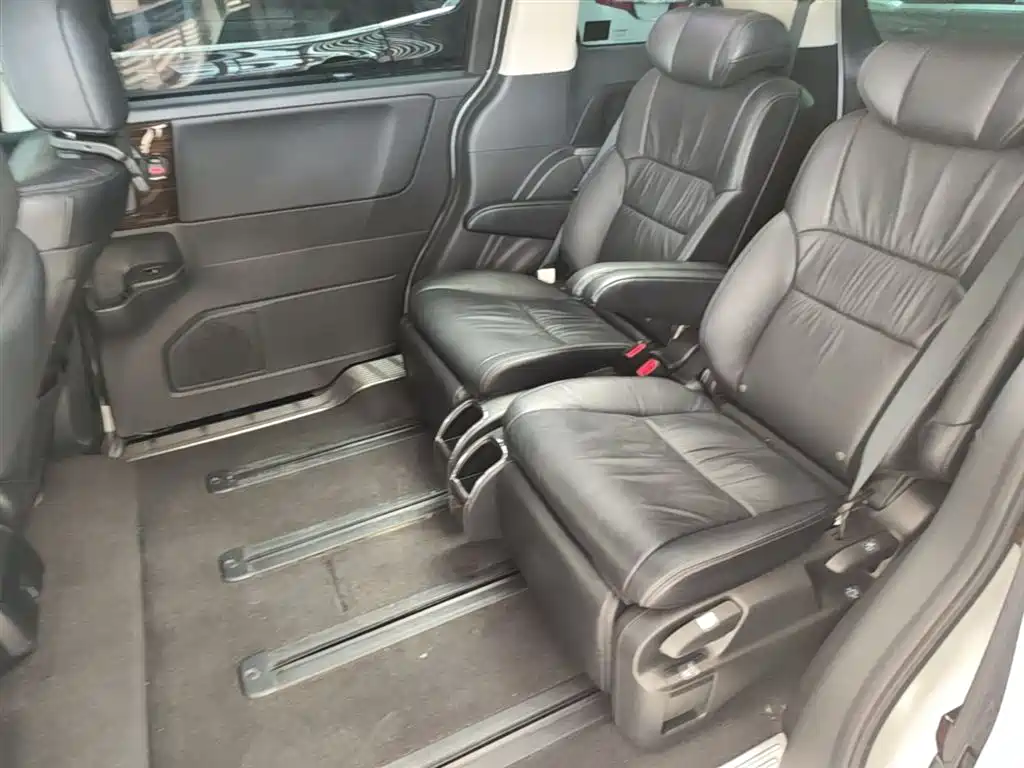 Honda Odyssey 2018 — фото 17