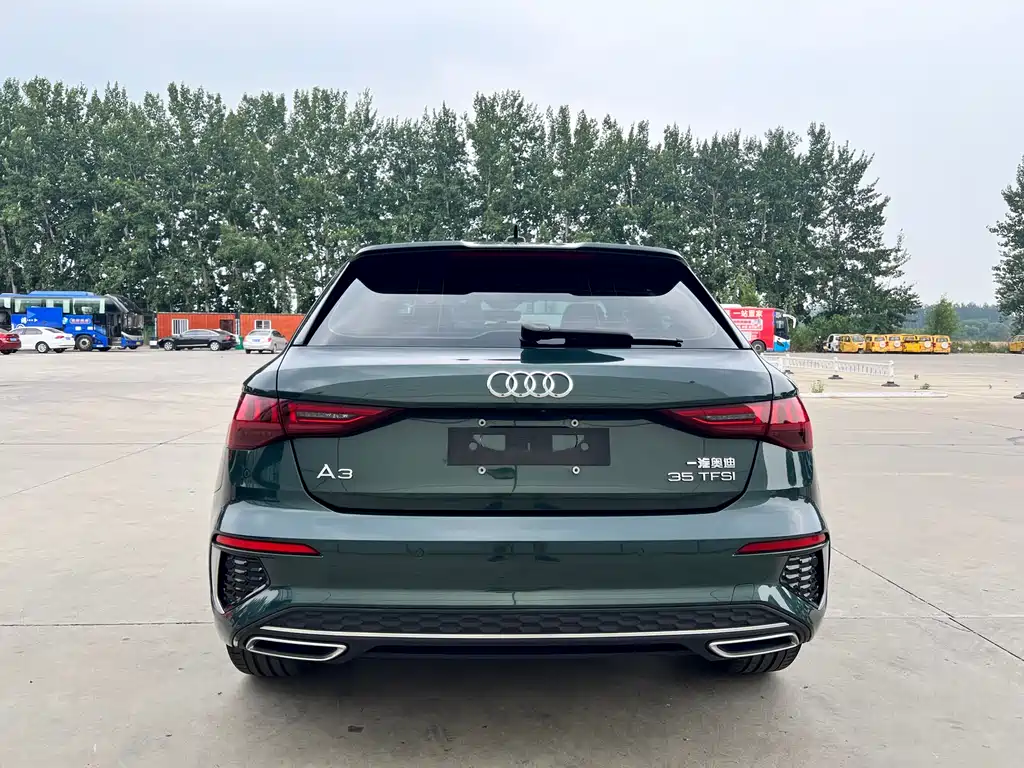 Audi A3 2023 — фото 15