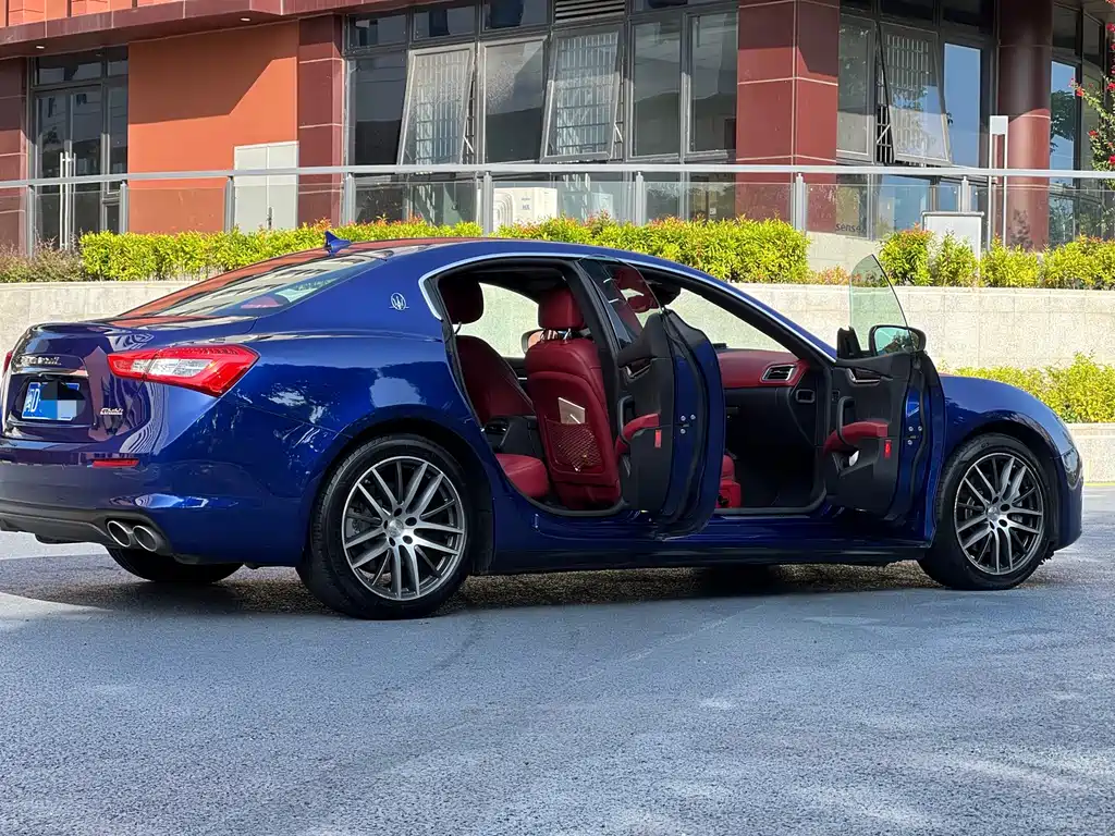 Maserati Ghibli 2020 — фото 4