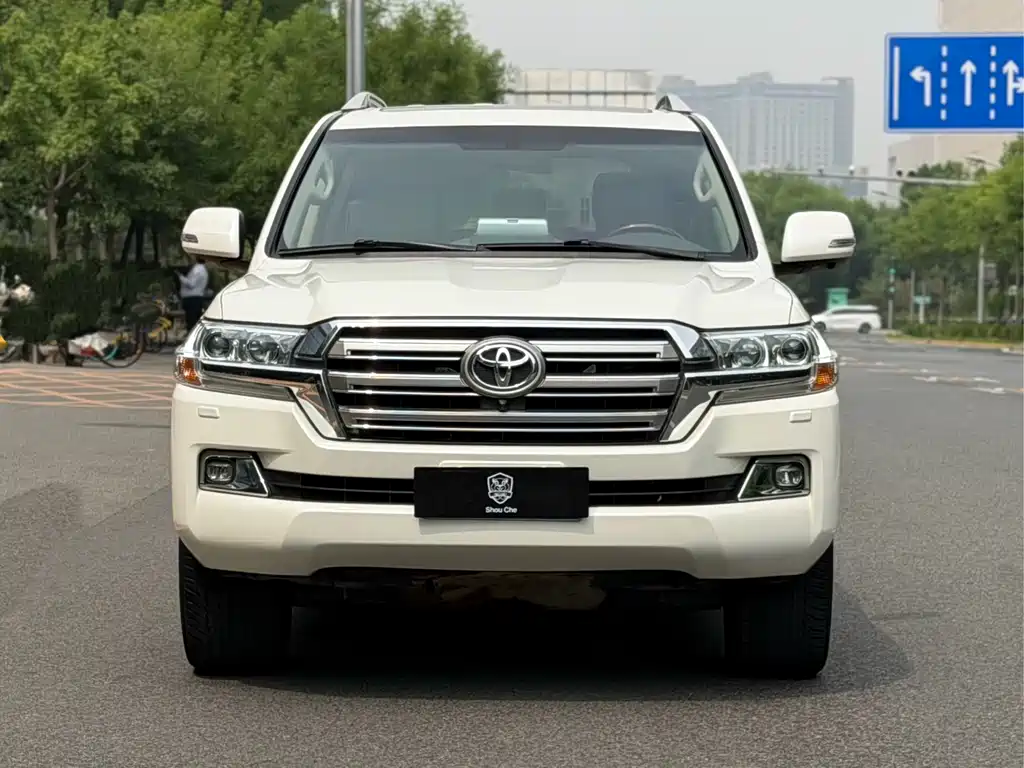 Toyota Land Cruiser 2017 — фото 2