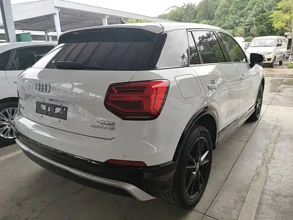 Audi Q2L 2021