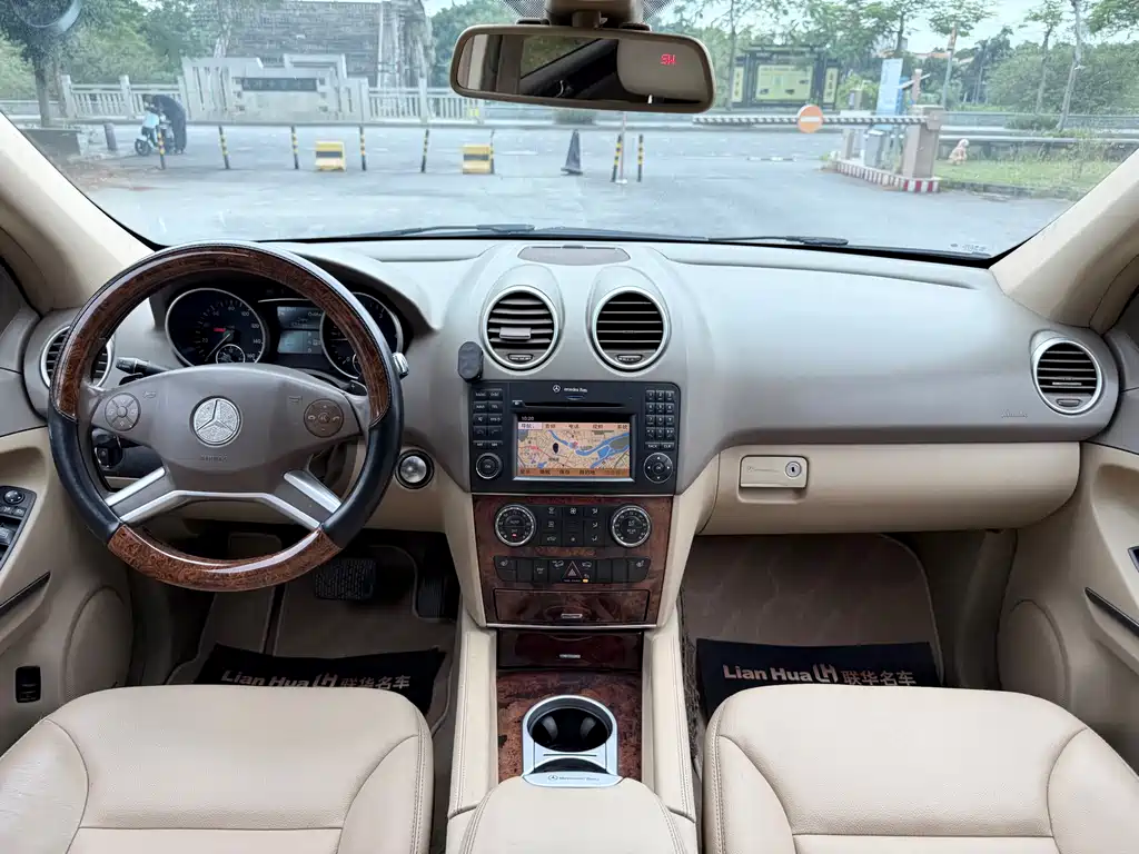 Mercedes-Benz M-Class 2011 — фото 15
