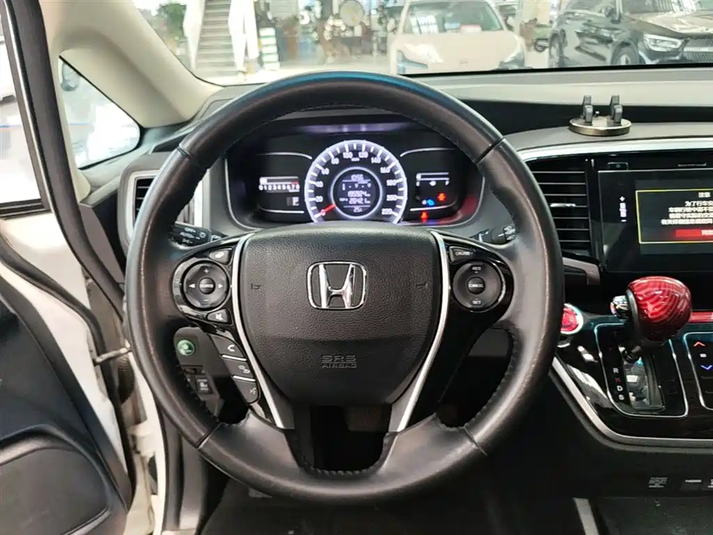 Honda Odyssey 2018 — фото 11