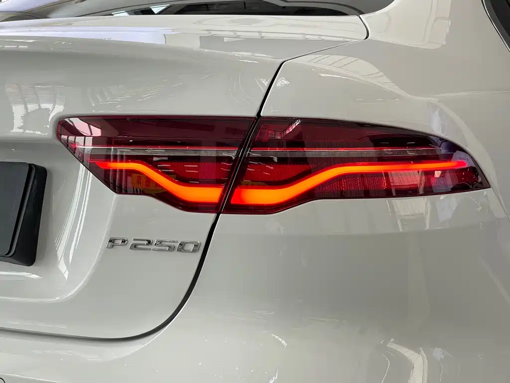 Jaguar XEL 2022 — фото 30