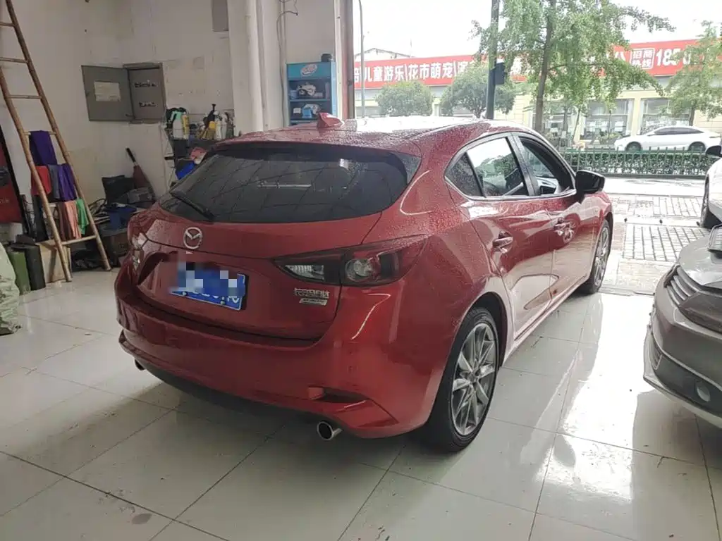 Mazda 3 Axela 2019 — фото 7