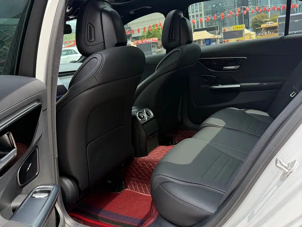 Mercedes-Benz C-Class 2023 — фото 10
