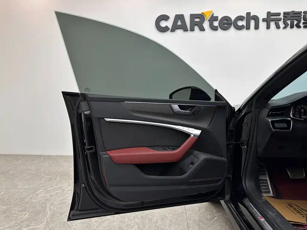 Audi A7L 2023 — фото 16