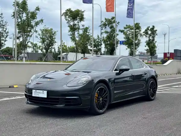 Porsche Panamera 2020