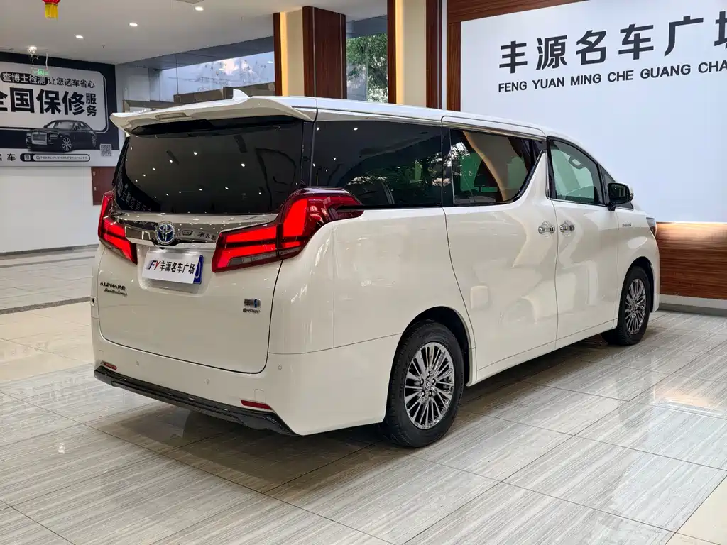 Toyota Alphard 2020 — фото 25