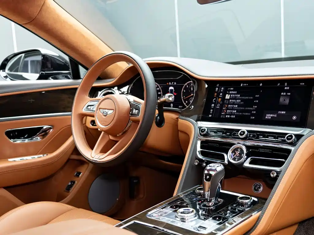 Bentley Flying Spur 2022 — фото 18