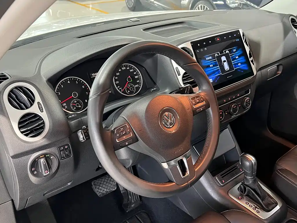 Volkswagen Tiguan 2017 — фото 14