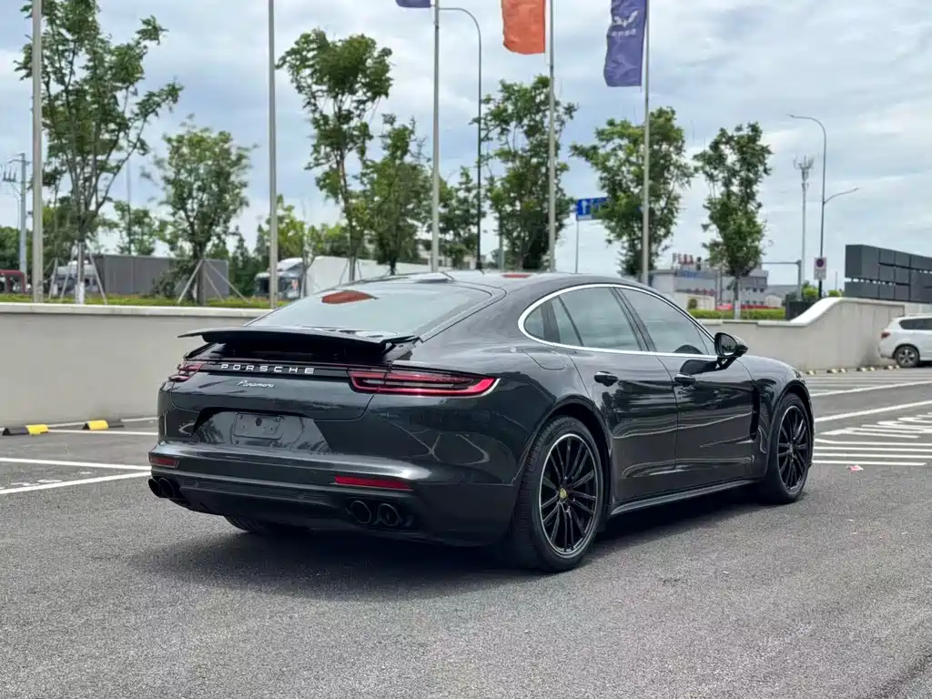 Porsche Panamera 2020 — фото 10