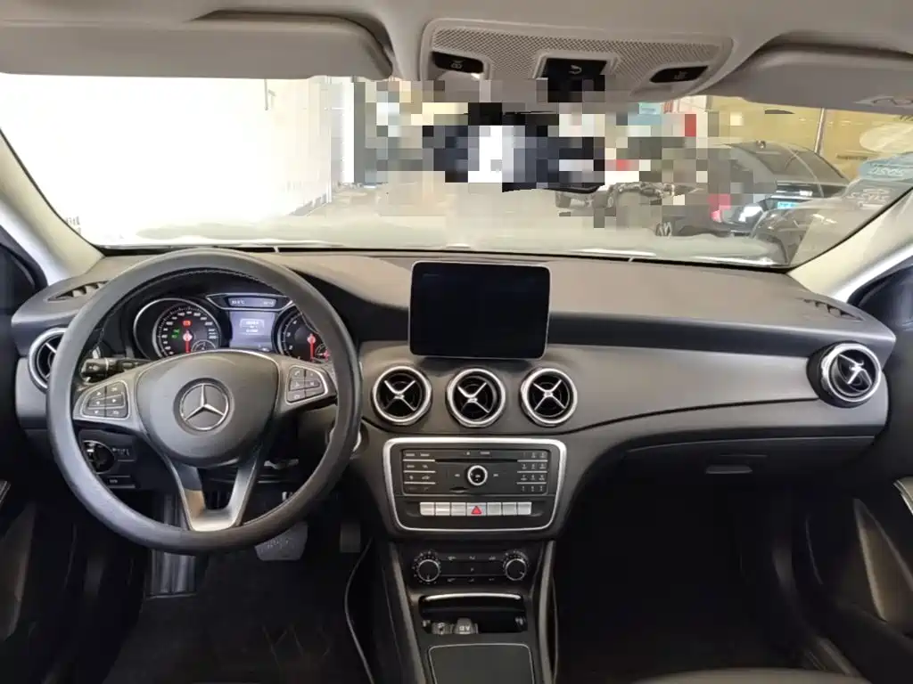 Mercedes-Benz GLA 2018 — фото 10