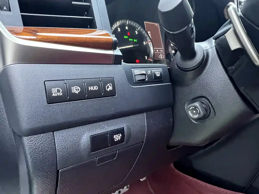Lexus LX 2022 — фото 16