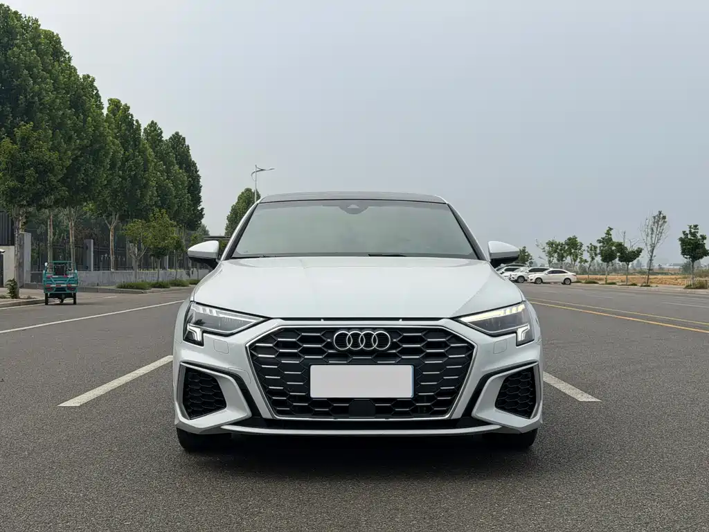 Audi A3 2022 — фото 2