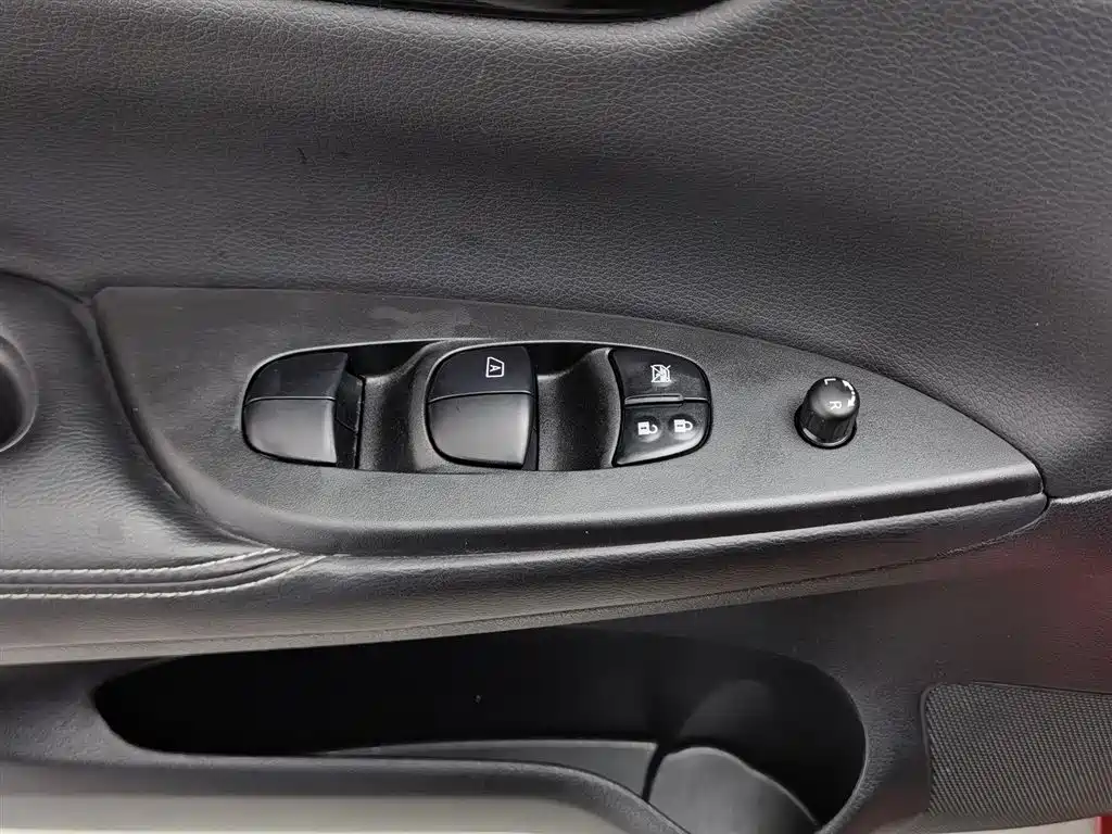 Nissan Tiida 2021 — фото 9