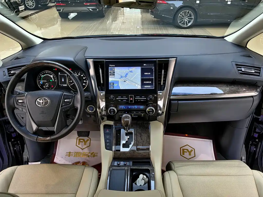 Toyota Vellfire 2022 — фото 14