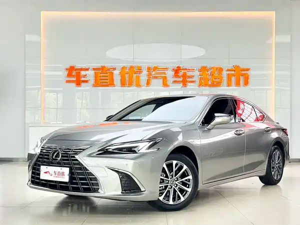 Lexus ES 2025
