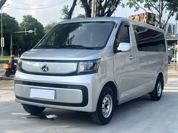 Changan Ruixing EM80 2025