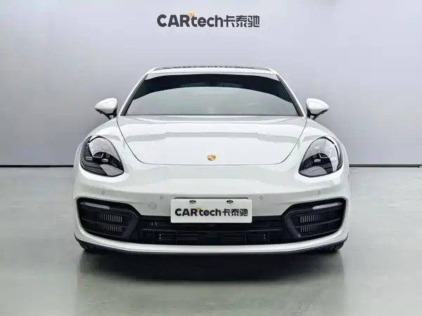Porsche Panamera 2022